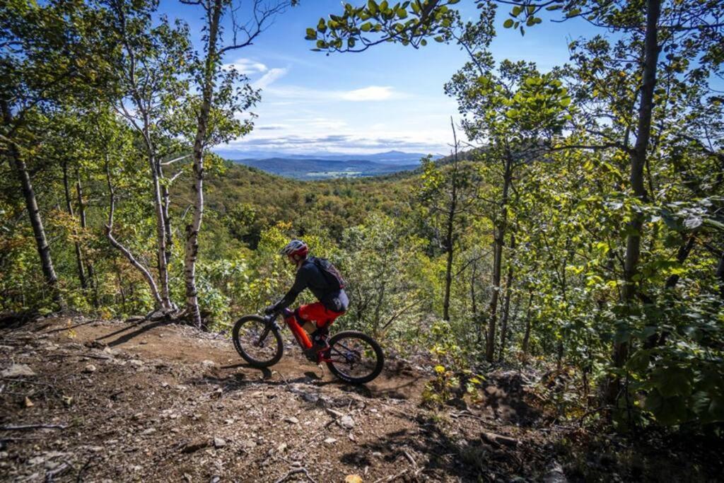 *Nouveauté* Foyer au bois, Plage, Montagne et + Magog Extérieur photo