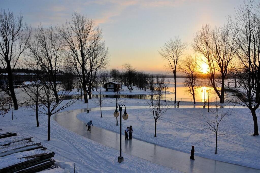 *Nouveauté* Foyer au bois, Plage, Montagne et + Magog Extérieur photo